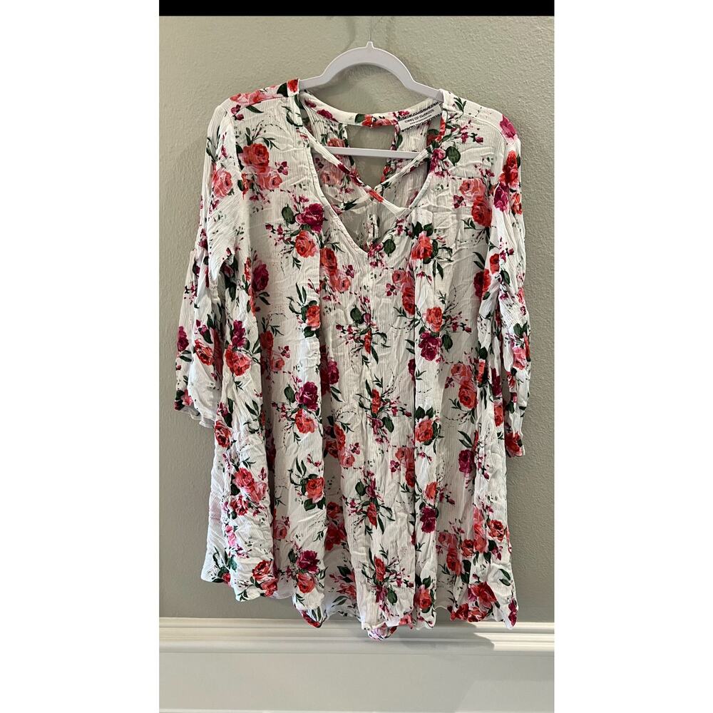 Giddy Up Glamour Women's Floral V-Neck Bodice Keyhole Flowy Size XL Top